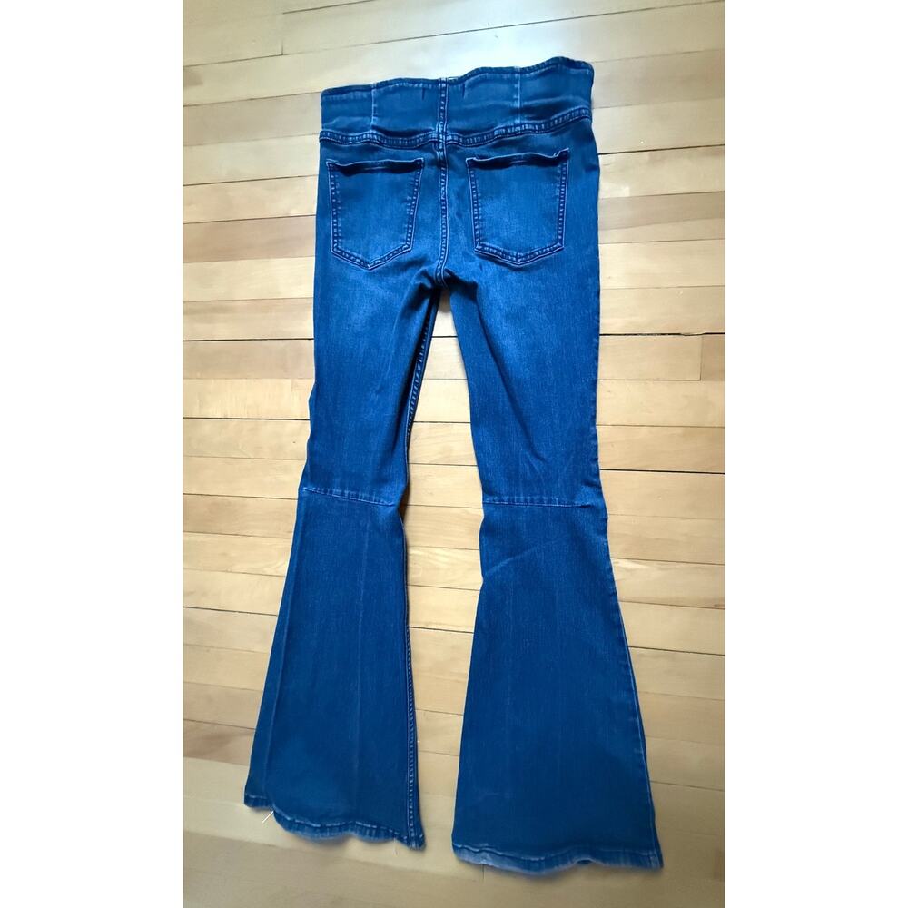 Free People We The Free Just Float On Flare Bell Bottom Jeans Blue - Size 28 EUC - Picture 5 of 5